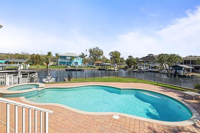 207 MANATEE LANE, Tarpon Springs, FL 34689