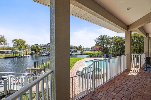 207 MANATEE LANE, Tarpon Springs, FL 34689