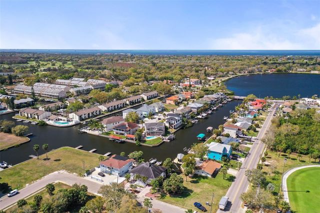 207 MANATEE LANE, Tarpon Springs, FL 34689