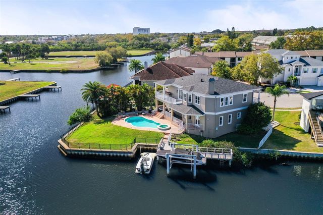 207 MANATEE LANE, Tarpon Springs, FL 34689