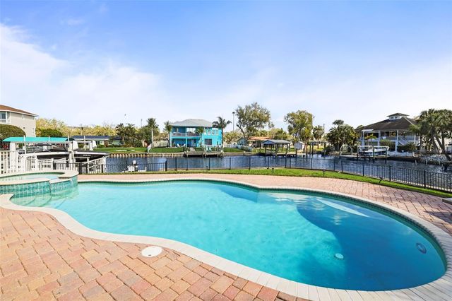 207 MANATEE LANE, Tarpon Springs, FL 34689