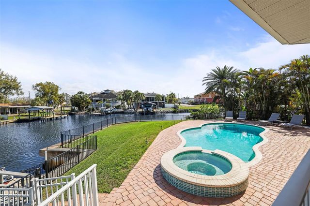 207 MANATEE LANE, Tarpon Springs, FL 34689