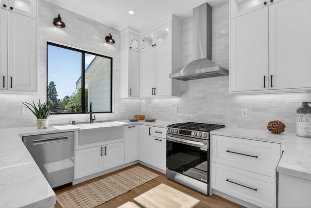 1301 Smokewood Drive, North Tustin, CA 92705