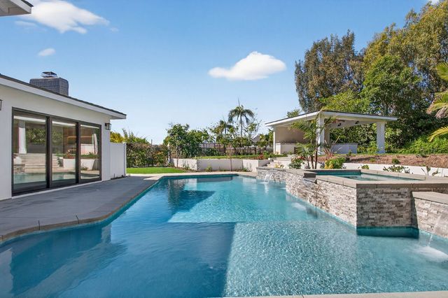 1301 Smokewood Drive, North Tustin, CA 92705