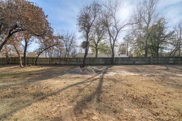 1500 Winchester Drive, Edmond, OK 73034