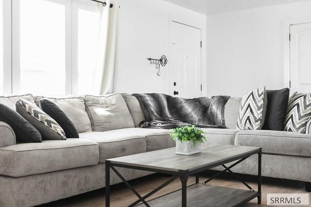 1045 SE Bonneville Drive, Idaho Falls, ID 83404