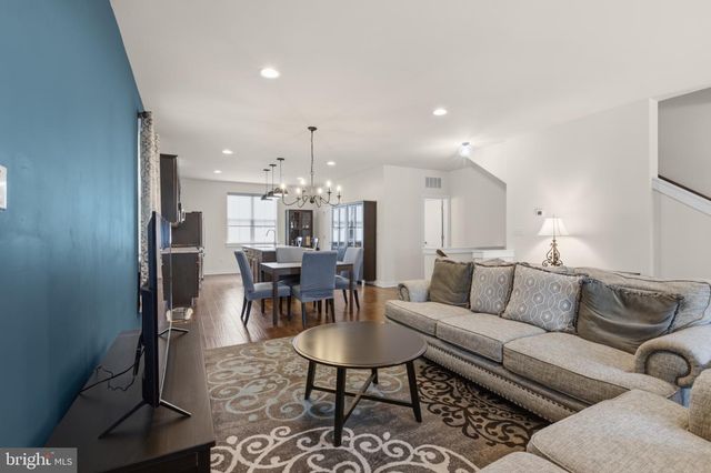 127 PRINCE GEORGE, Bensalem, PA 19020