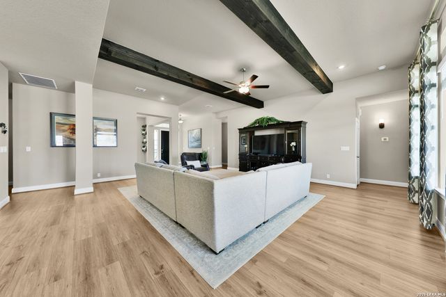 195 Piper, Castroville, TX 78009