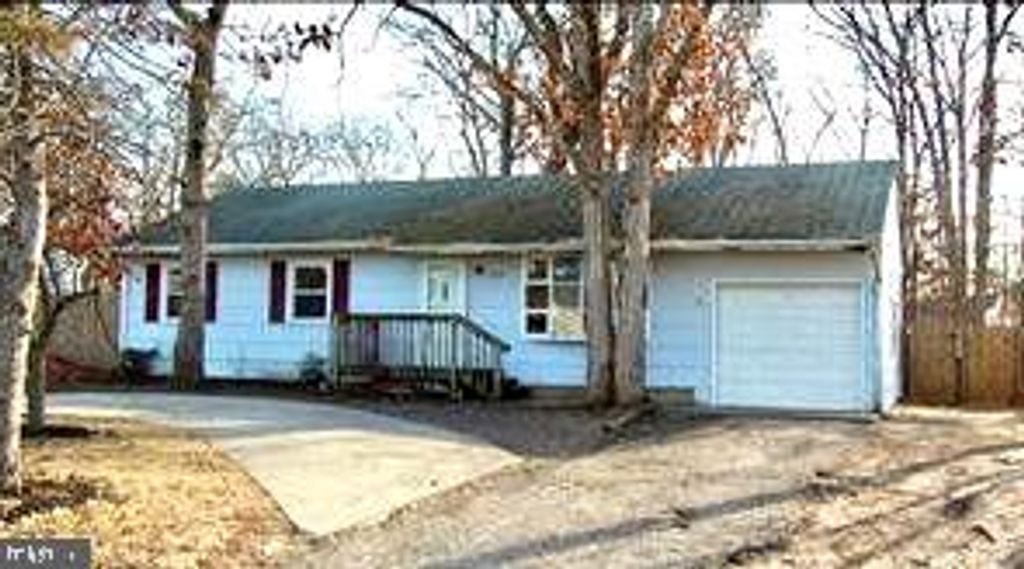 135 NAUTILUS DR, Manahawkin, NJ 08050