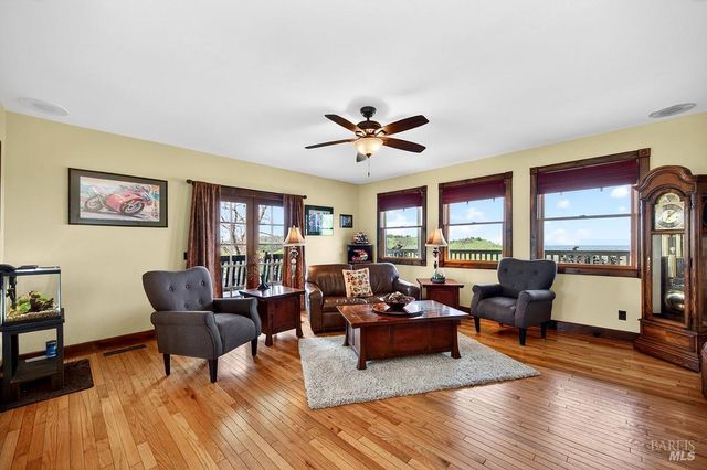 3672 Cantelow Rd, Vacaville, CA 95688