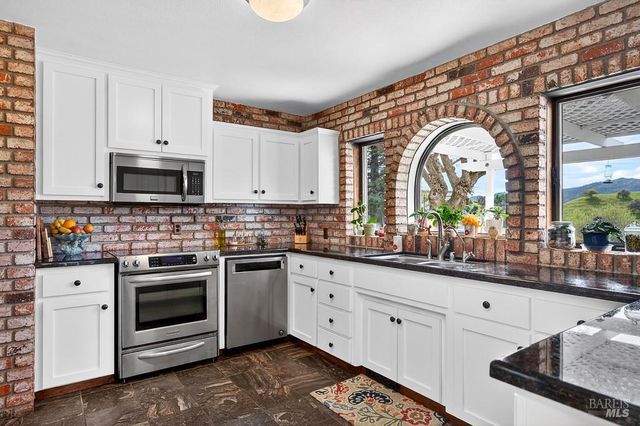 3672 Cantelow Rd, Vacaville, CA 95688