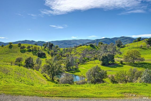 3672 Cantelow Rd, Vacaville, CA 95688