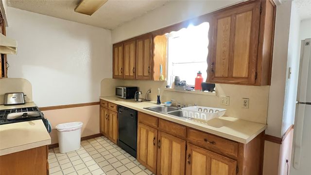 609 Main Street, Roanoke, TX 76262