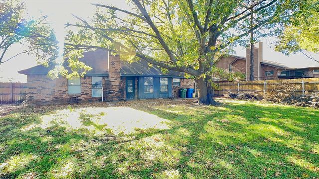 609 Main Street, Roanoke, TX 76262