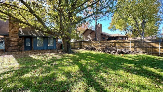 609 Main Street, Roanoke, TX 76262