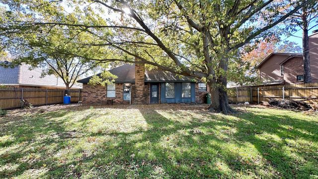 609 Main Street, Roanoke, TX 76262
