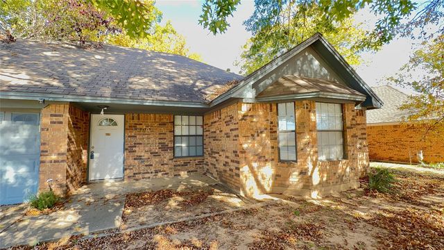 609 Main Street, Roanoke, TX 76262