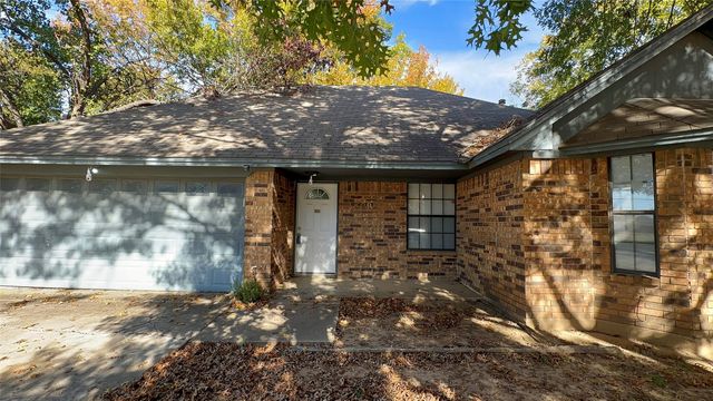 609 Main Street, Roanoke, TX 76262
