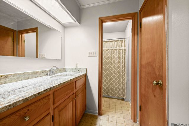 12092 S Tom Stokes Ct, Baton Rouge, LA 70810