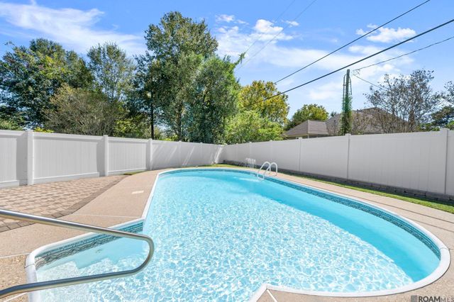 12092 S Tom Stokes Ct, Baton Rouge, LA 70810