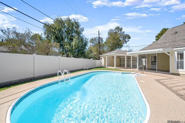 12092 S Tom Stokes Ct, Baton Rouge, LA 70810