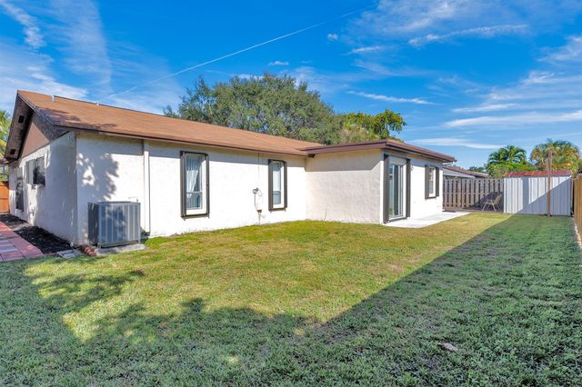3880 NW 2nd Court, Deerfield Beach, FL 33442