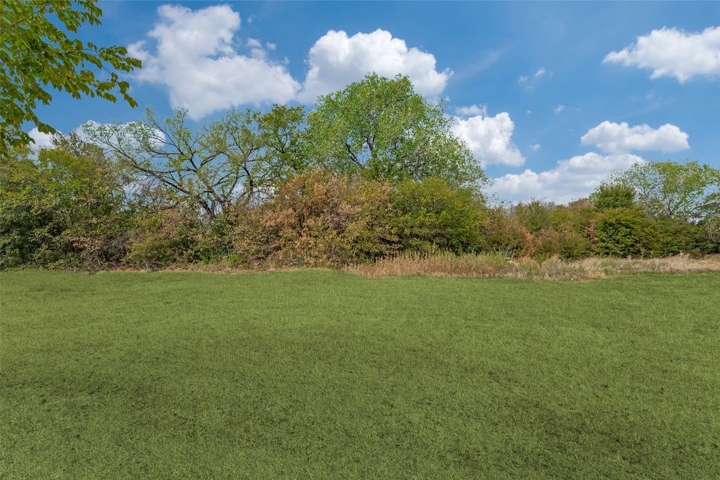 2701 Bideker Avenue, Fort Worth, TX 76105 — exterior