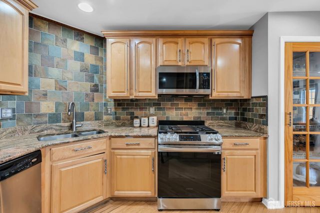29 HANNA Lane, Old Bridge, NJ 08879