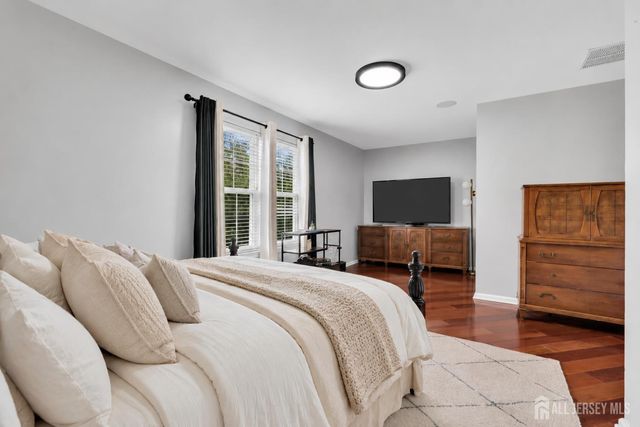 29 HANNA Lane, Old Bridge, NJ 08879