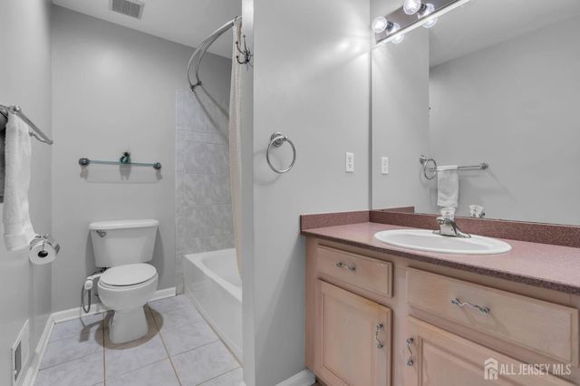 29 HANNA Lane, Old Bridge, NJ 08879