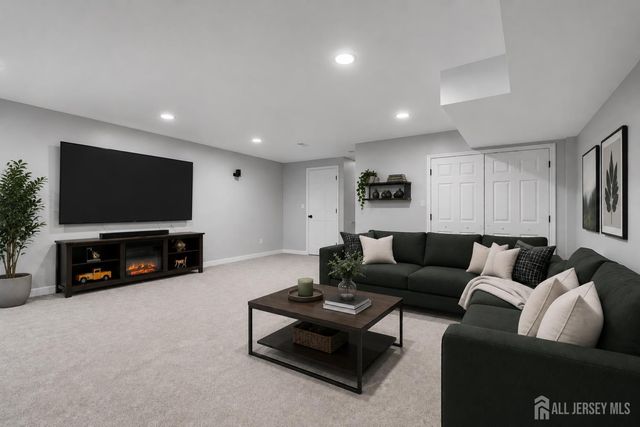 29 HANNA Lane, Old Bridge, NJ 08879