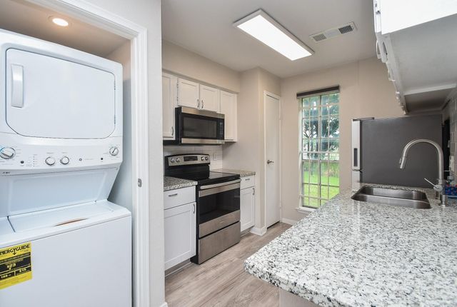 2120 El Paseo Street 2907, Houston, TX 77054