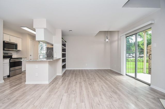 2120 El Paseo Street 2907, Houston, TX 77054