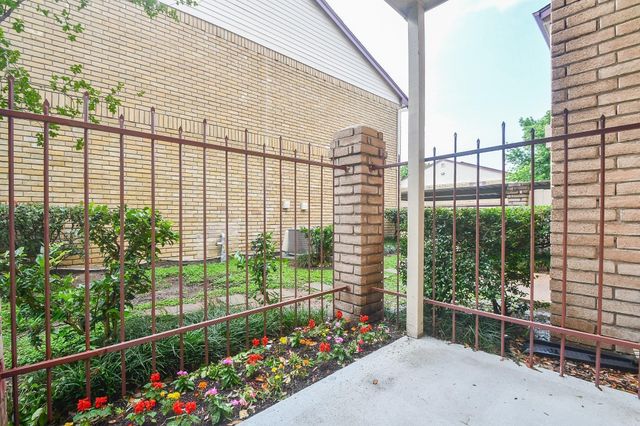 2120 El Paseo Street 2907, Houston, TX 77054