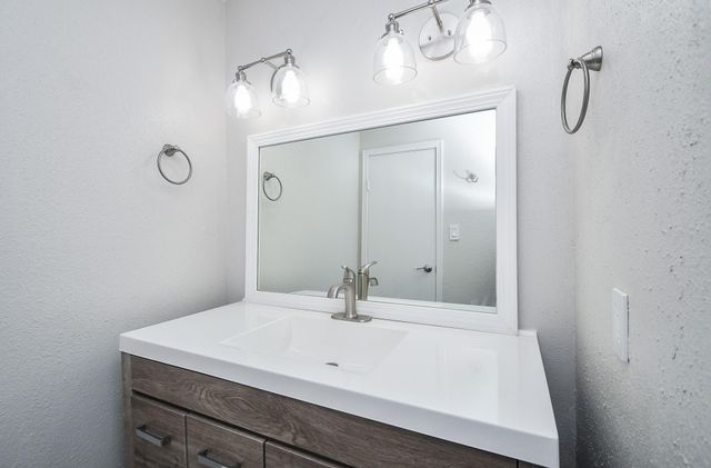 2120 El Paseo Street 2907, Houston, TX 77054