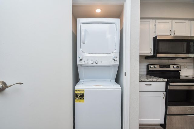 2120 El Paseo Street 2907, Houston, TX 77054