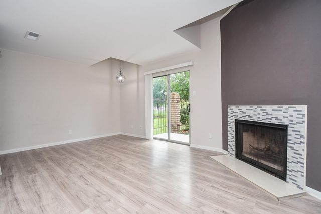 2120 El Paseo Street 2907, Houston, TX 77054