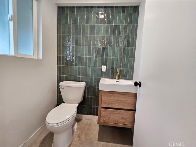 17530 Tuba Street, Northridge, CA 91325