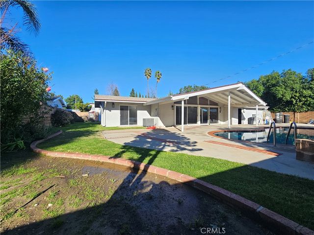 17530 Tuba Street, Northridge, CA 91325