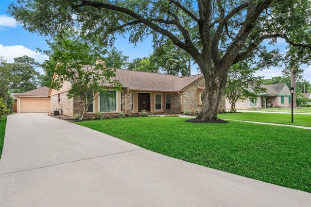 706 Enchanted River Drive, Spring, TX 77388