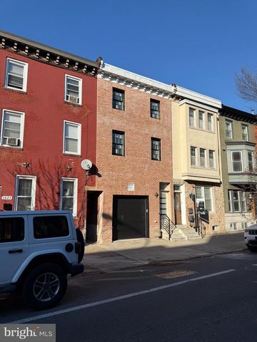 1821 CHRISTIAN ST, Philadelphia, PA 19146