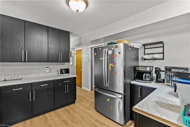 27 Butler Farm Rd RD, Hampton, VA 23666
