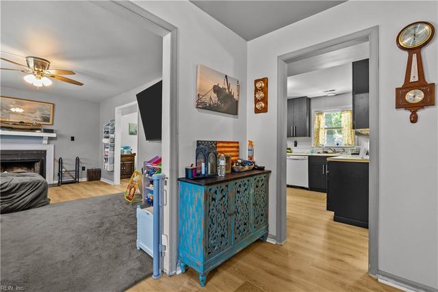 27 Butler Farm Rd RD, Hampton, VA 23666