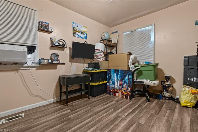 27 Butler Farm Rd RD, Hampton, VA 23666