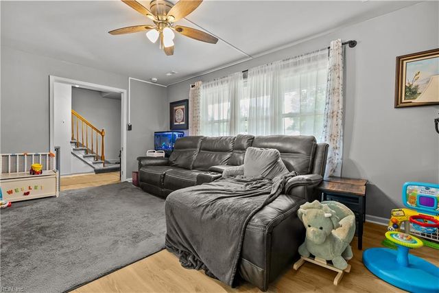 27 Butler Farm Rd RD, Hampton, VA 23666