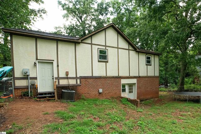10 Danbury Lane, Mauldin, SC 29662