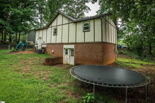 10 Danbury Lane, Mauldin, SC 29662