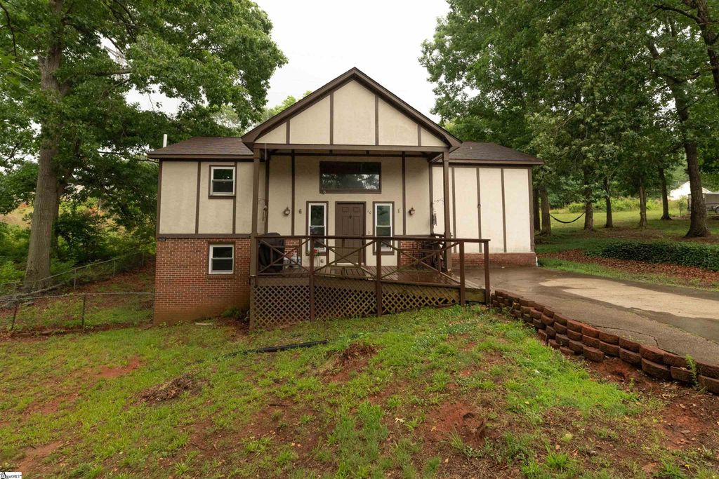 10 Danbury Lane, Mauldin, SC 29662