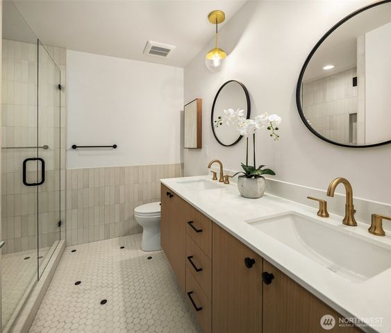 3616 Francis Avenue N, Seattle, WA 98103