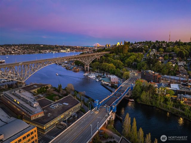 3616 Francis Avenue N, Seattle, WA 98103